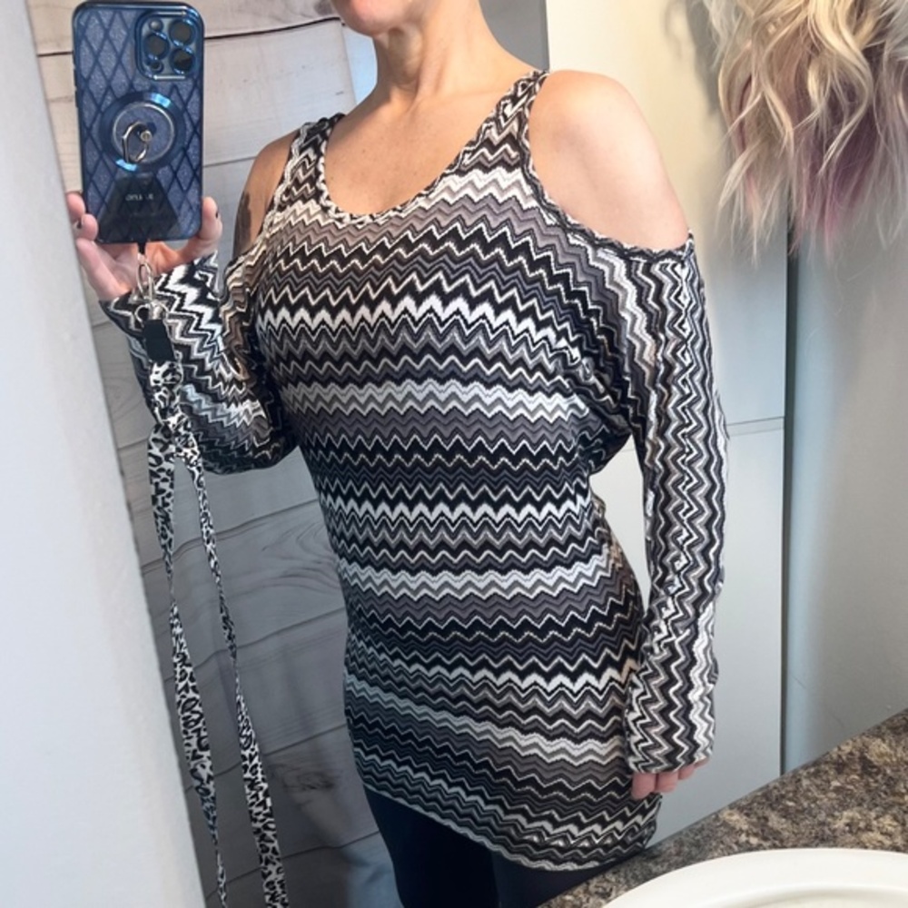 🔥2/$10 |•MERCER & MADISON•| Cold Shoulder Tunic Dress Stretch Size Medium